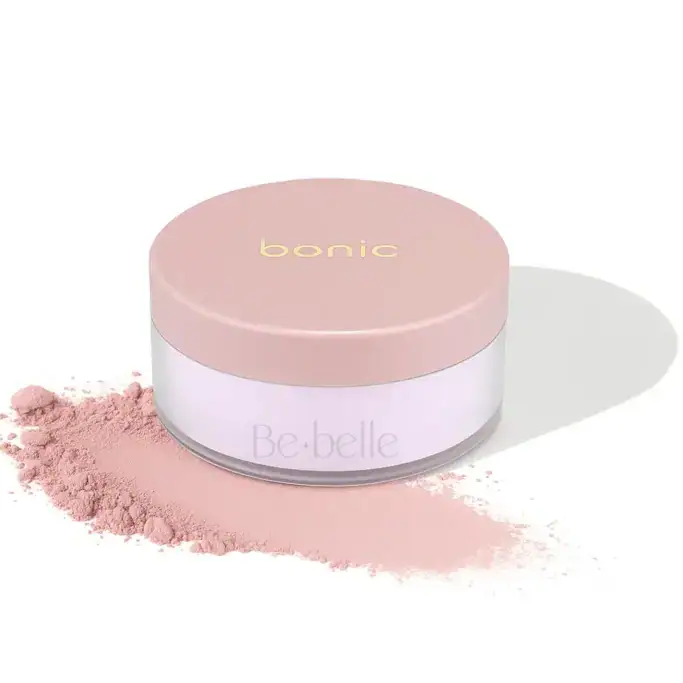 פודרה מינרלית ורודה של Bonic – לתוצאה קלילה, טבעית ומטושטשת. להשיג באתר Bebelle