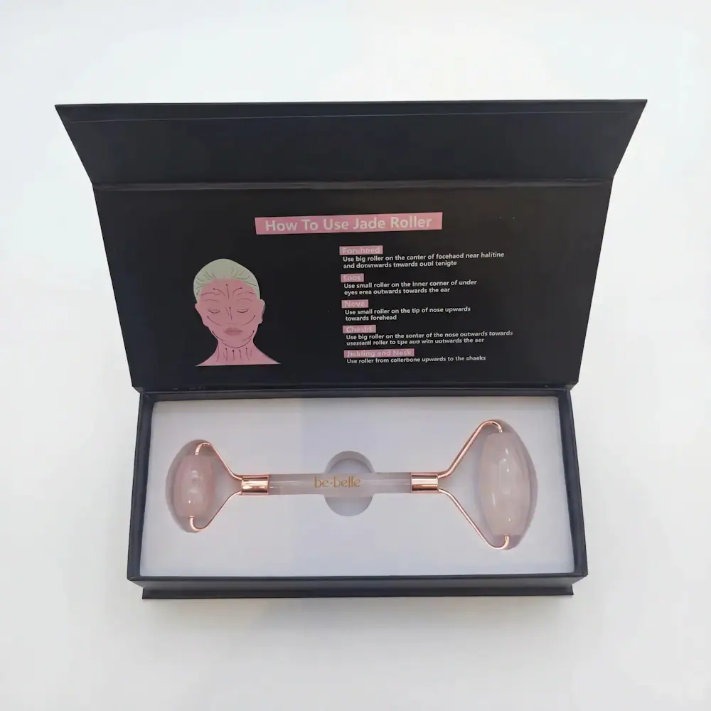 רולר פנים מרוז קוורץ של Bebelle בתוך קופסה מגנטית