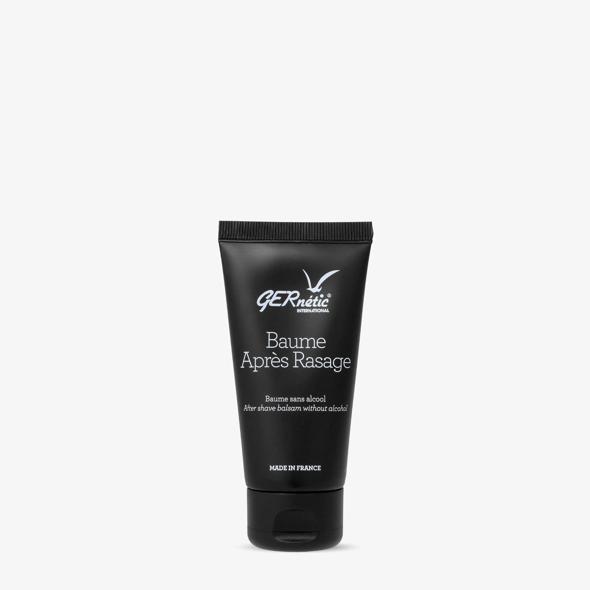 Baume Après Rasage של GERnétic - שפופרת שחורה של הבאלם לאחר גילוח על רקע בהיר