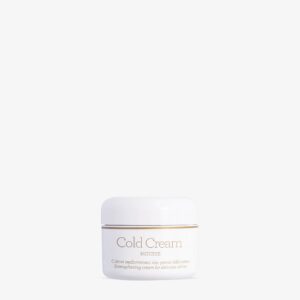 Cold Cream Mousse של GERnétic - צנצנת הקרם הלבנה הסגורה על רקע בהיר