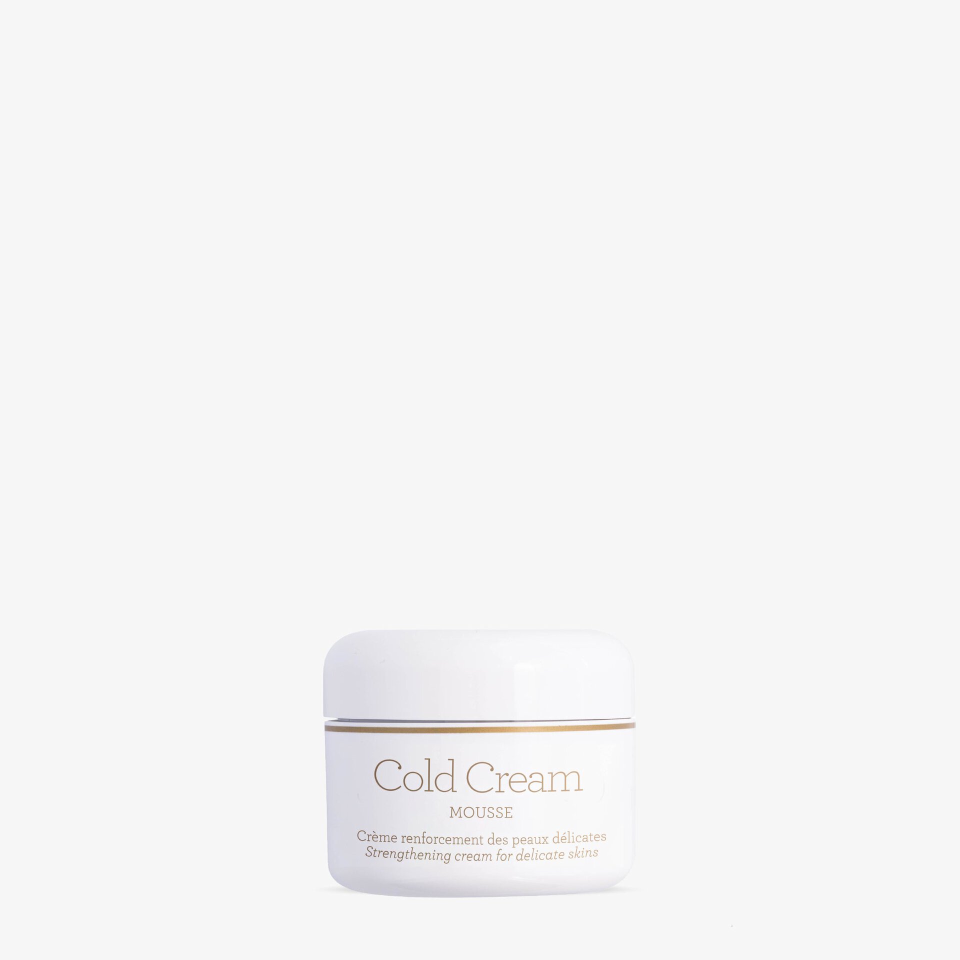 Cold Cream Mousse של GERnétic - צנצנת הקרם הלבנה הסגורה על רקע בהיר