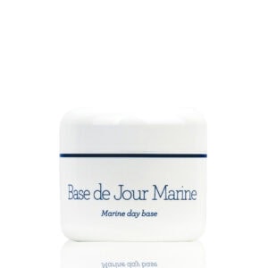 Base de Jour Marine - קרם יום ובסיס לאיפור לפנים; צנצנת לבנה של בסיס יום מארין על רקע נקי
