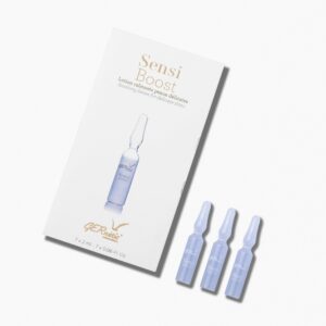 Sensi Boost של GERnétic - אריזת המוצר הלבנה לצד שלוש אמפולות בגוון סגלגל