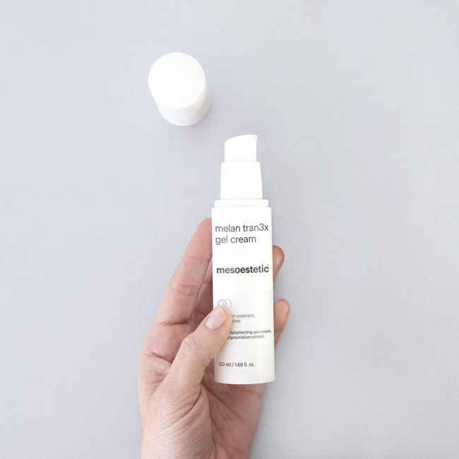 melan tran3x gel cream של mesoestetic - קרם-ג׳ל לכתמים בתמונת גלריה